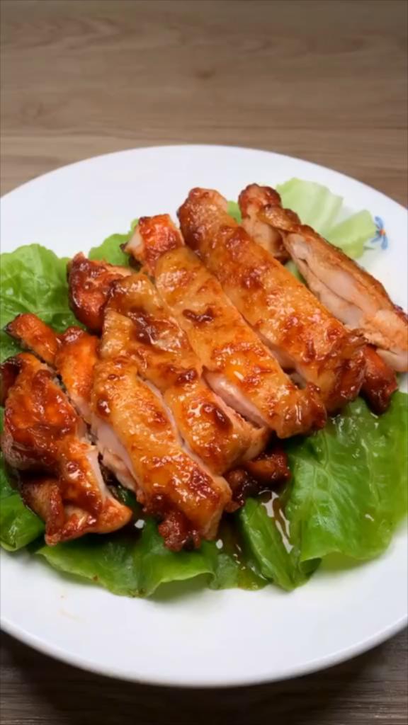秘制雞腿肉的做法-咸鮮味燒菜譜-易網(wǎng)健康養(yǎng)生網(wǎng) 秘制雞腿肉的做法-咸鮮味燒菜譜