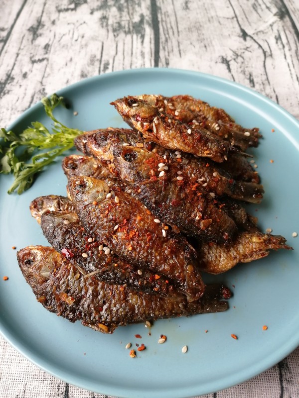 香辣小鯽魚的做法-香辣味炒菜譜-易網健康養生網 香辣小鯽魚的做法-香辣味炒菜譜