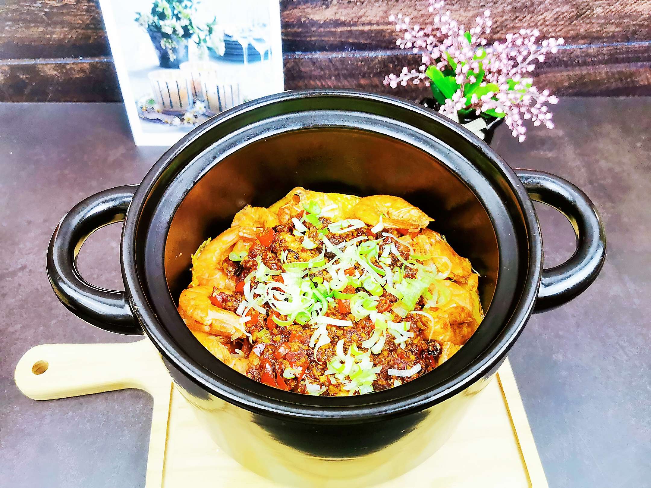 蒜蓉豆腐燒蝦煲的做法-咸鮮味燒菜譜-易網(wǎng)健康養(yǎng)生網(wǎng) 蒜蓉豆腐燒蝦煲的做法-咸鮮味燒菜譜
