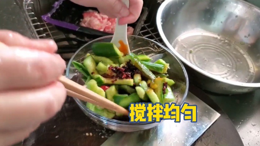 簡單的拍黃瓜的做法-酸辣味拌菜譜
