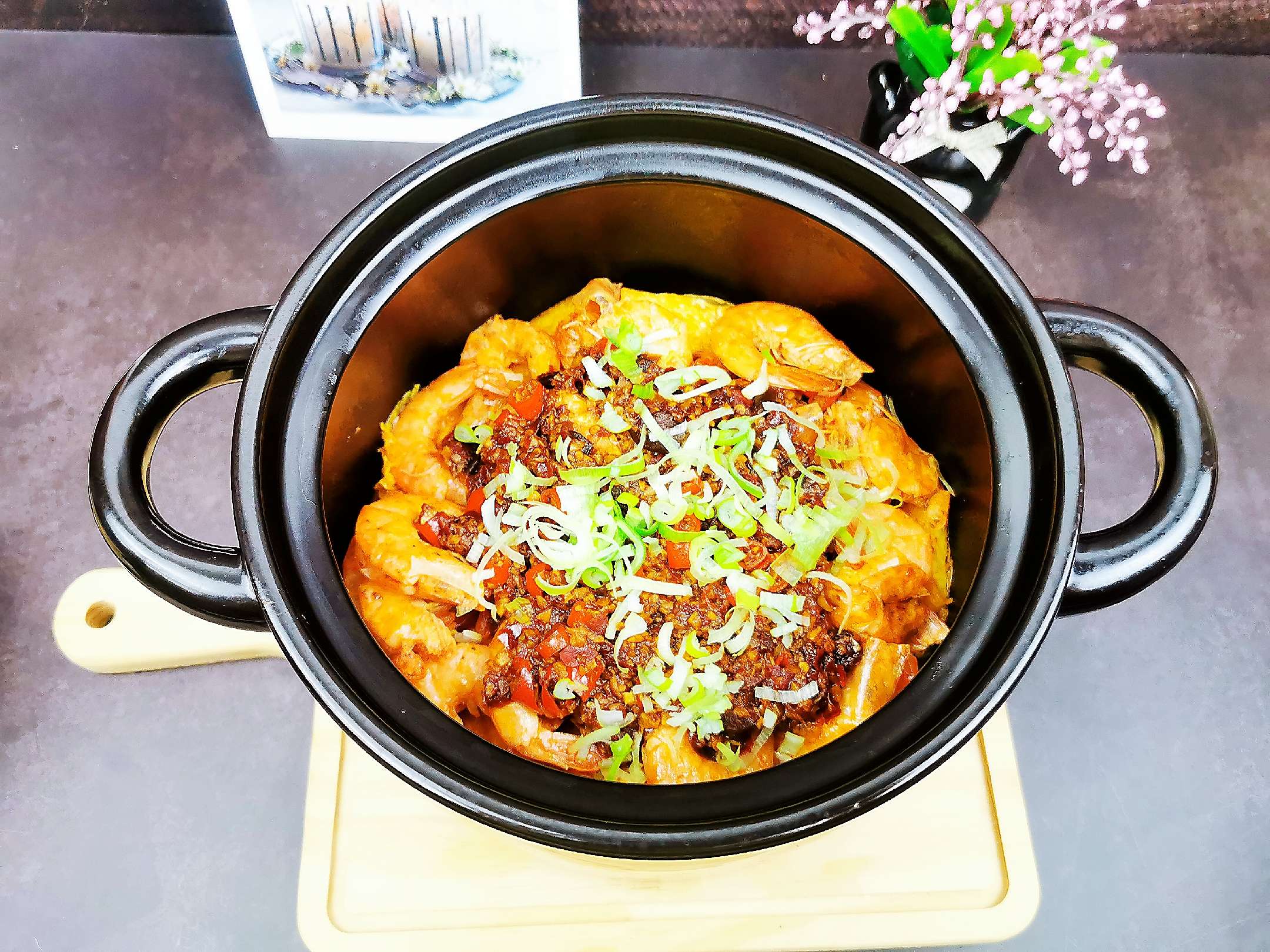 蒜蓉豆腐燒蝦煲的做法-咸鮮味燒菜譜-易網(wǎng)健康養(yǎng)生網(wǎng) 蒜蓉豆腐燒蝦煲的做法-咸鮮味燒菜譜