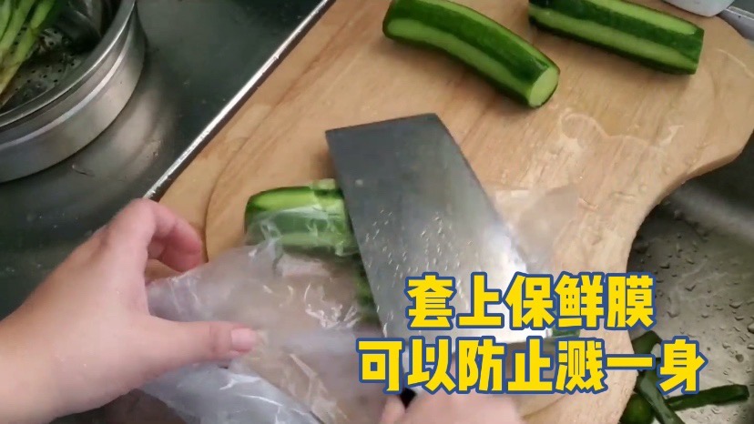 簡單的拍黃瓜的做法-酸辣味拌菜譜