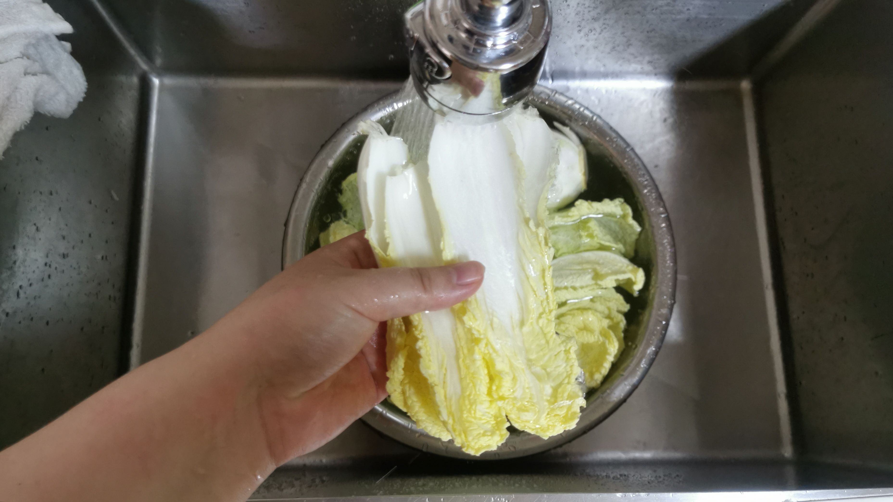 蒜蓉豆腐燒蝦煲的做法-咸鮮味燒菜譜-易網(wǎng)健康養(yǎng)生網(wǎng) 蒜蓉豆腐燒蝦煲的做法-咸鮮味燒菜譜