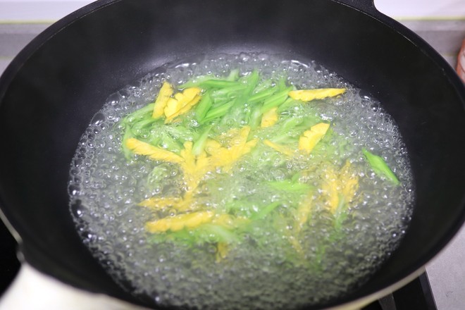 涼拌芹菜蕓豆白果的做法-家常味拌菜譜-易網健康養生網 涼拌芹菜蕓豆白果的做法-家常味拌菜譜