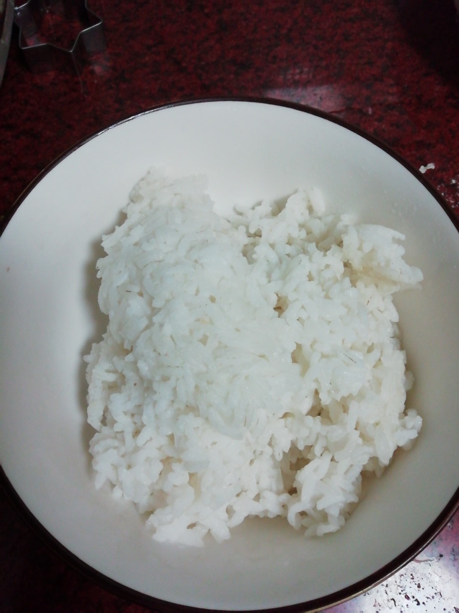 玫瑰花蛋炒飯的做法-家常味炒菜譜-易網(wǎng)<a href=http://www.fnaogov.cn/ target=_blank class=infotextkey>健康養(yǎng)生</a>網(wǎng) 玫瑰花蛋炒飯的做法-家常味炒菜譜