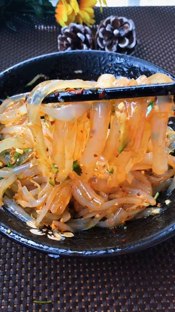 爽口涼粉的做法-咸鮮味拌菜譜-易網健康養生網 爽口涼粉的做法-咸鮮味拌菜譜
