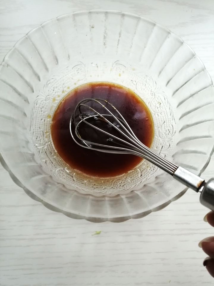 涼拌西葫蘆的做法-咸鮮味拌菜譜-易網(wǎng)健康養(yǎng)生網(wǎng) 涼拌西葫蘆的做法-咸鮮味拌菜譜