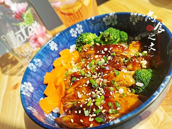 超級好吃噠照燒雞腿飯~~的做法-咸鮮味燒菜譜-易網健康養生網 超級好吃噠照燒雞腿飯~~的做法-咸鮮味燒菜譜