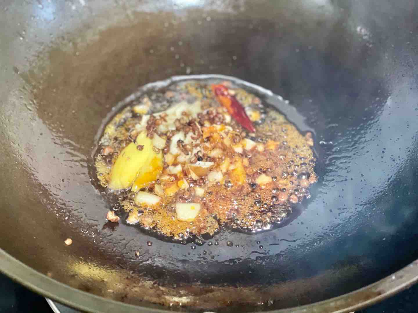 大口吃肉，選紅燒牛腩。的做法-家常味燉菜譜