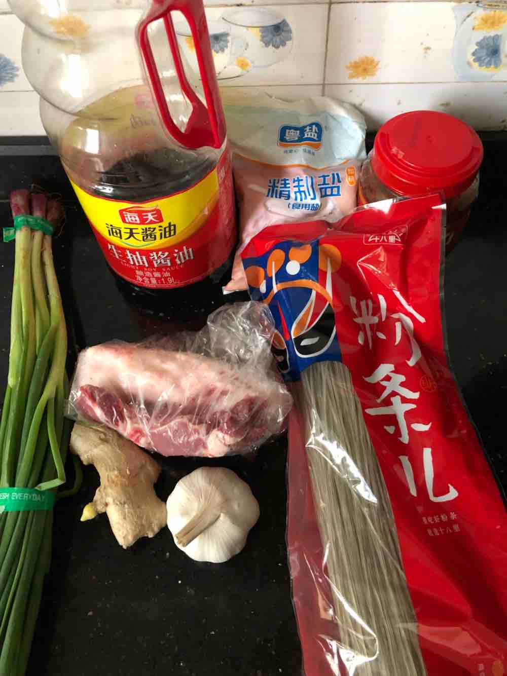 超下飯的螞蟻上樹(紅薯粉條版)的做法-家常味炒菜譜-易網(wǎng)<a href=http://www.fnaogov.cn/ target=_blank class=infotextkey>健康養(yǎng)生</a>網(wǎng) 超下飯的螞蟻上樹(紅薯粉條版)的做法-家常味炒菜譜