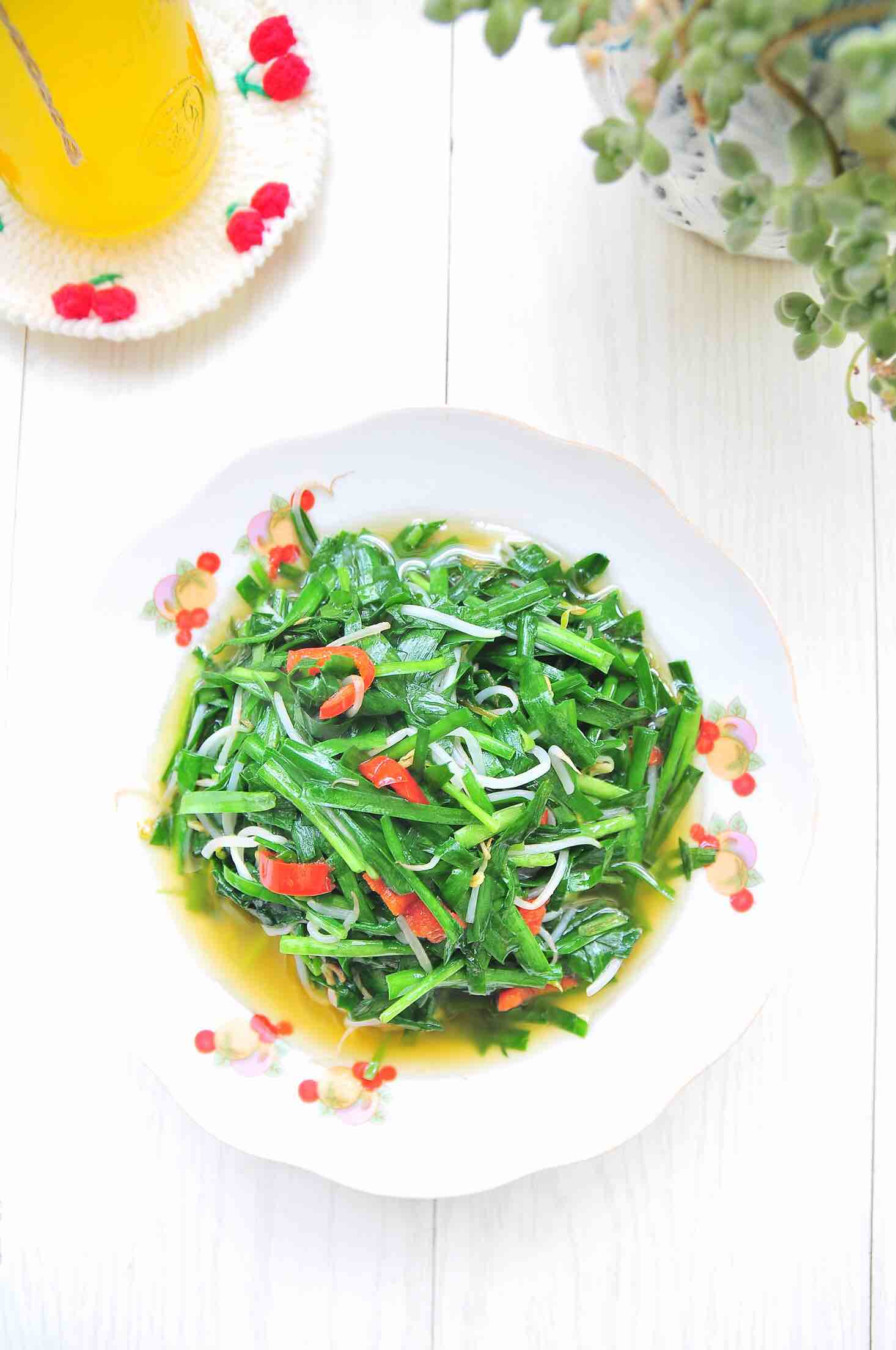 綠豆芽炒韭菜的做法-家常味炒菜譜-易網(wǎng)健康養(yǎng)生網(wǎng) 綠豆芽炒韭菜的做法-家常味炒菜譜