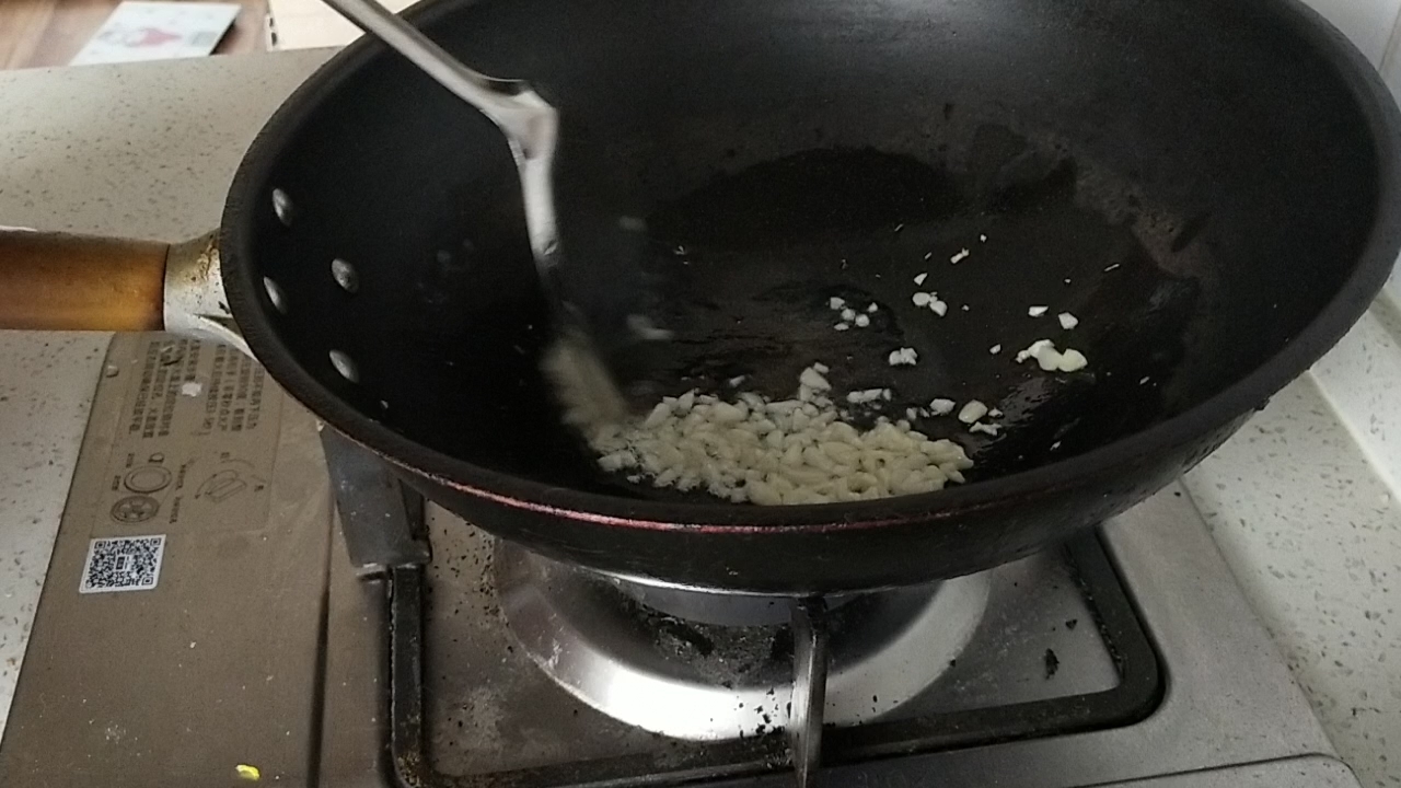 醬味茼蒿(偏甜口)的做法-家常味炒菜譜-易網(wǎng)健康養(yǎng)生網(wǎng) 醬味茼蒿(偏甜口)的做法-家常味炒菜譜