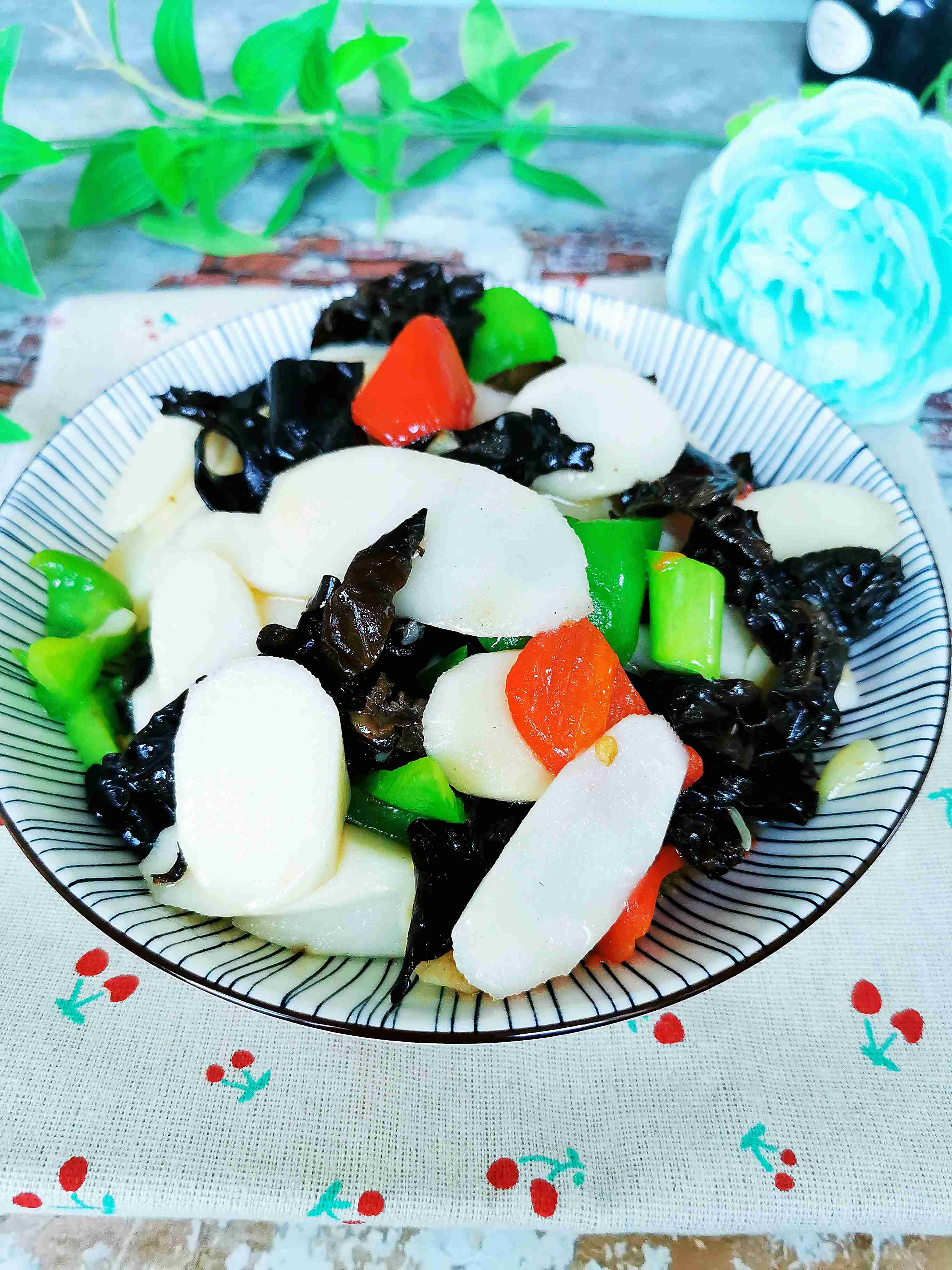木耳炒山藥的做法-家常味炒菜譜-易網(wǎng)健康養(yǎng)生網(wǎng) 木耳炒山藥的做法-家常味炒菜譜