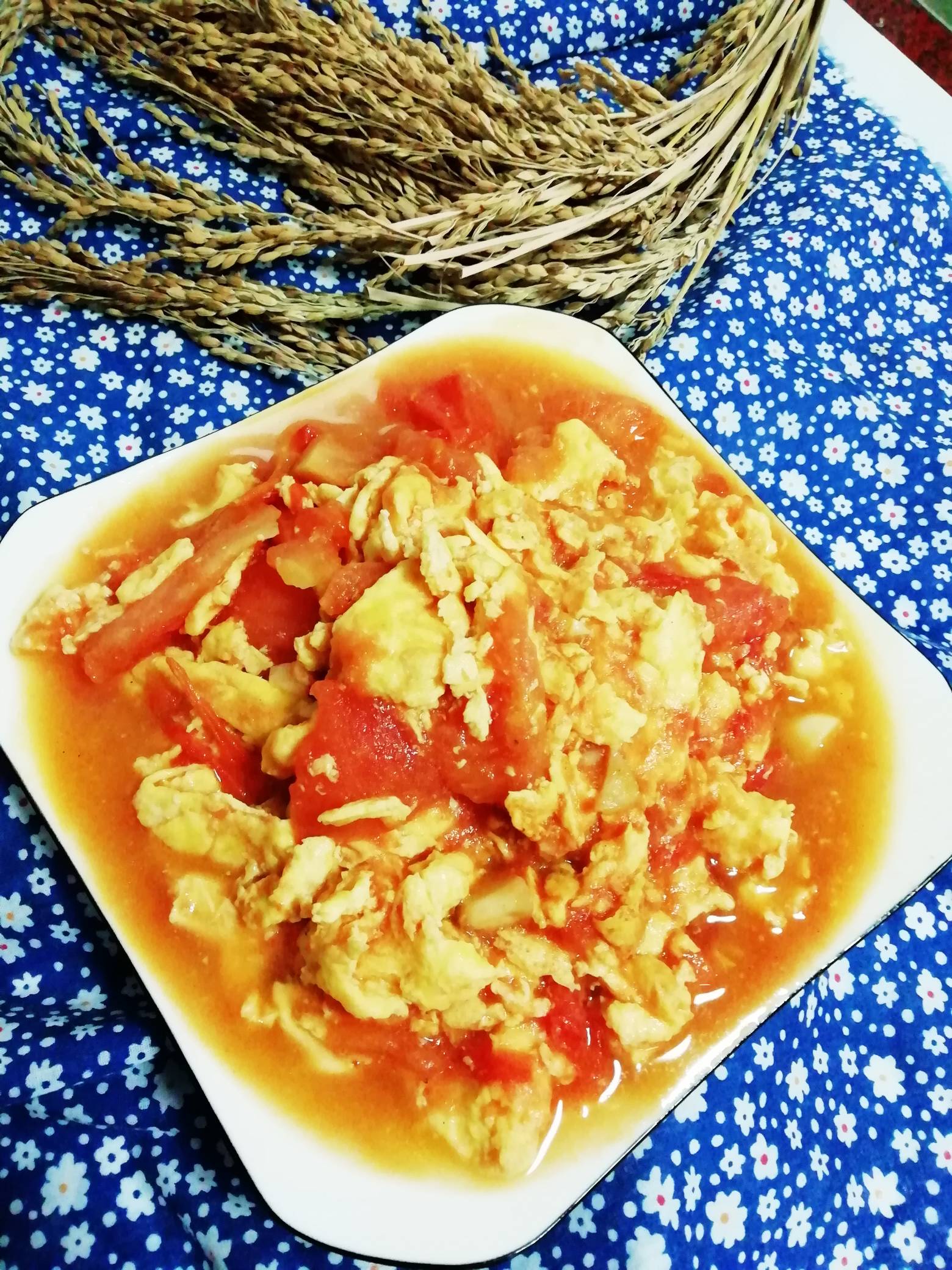 鵝蛋炒番茄的做法-咸鮮味炒菜譜-易網健康養生網 鵝蛋炒番茄的做法-咸鮮味炒菜譜