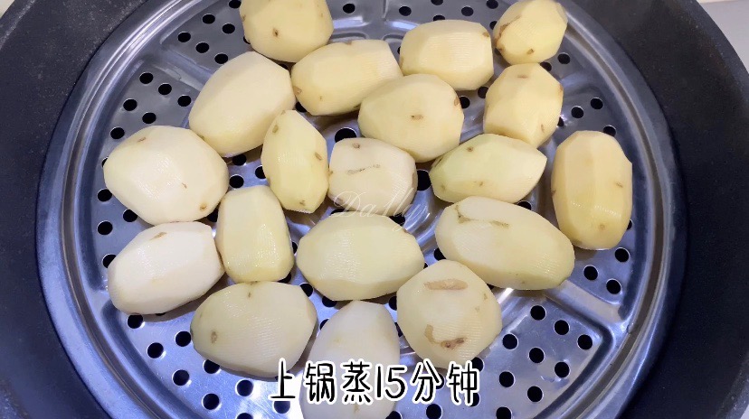 外脆里糯,秒殺路邊攤的香煎小土豆的做法-其它口味煎菜譜-易網(wǎng)健康養(yǎng)生網(wǎng) 外脆里糯,秒殺路邊攤的香煎小土豆的做法-其它口味煎菜譜