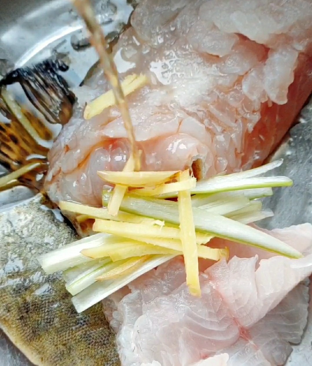 松鼠鱖魚(yú)的做法-酸甜味炸菜譜