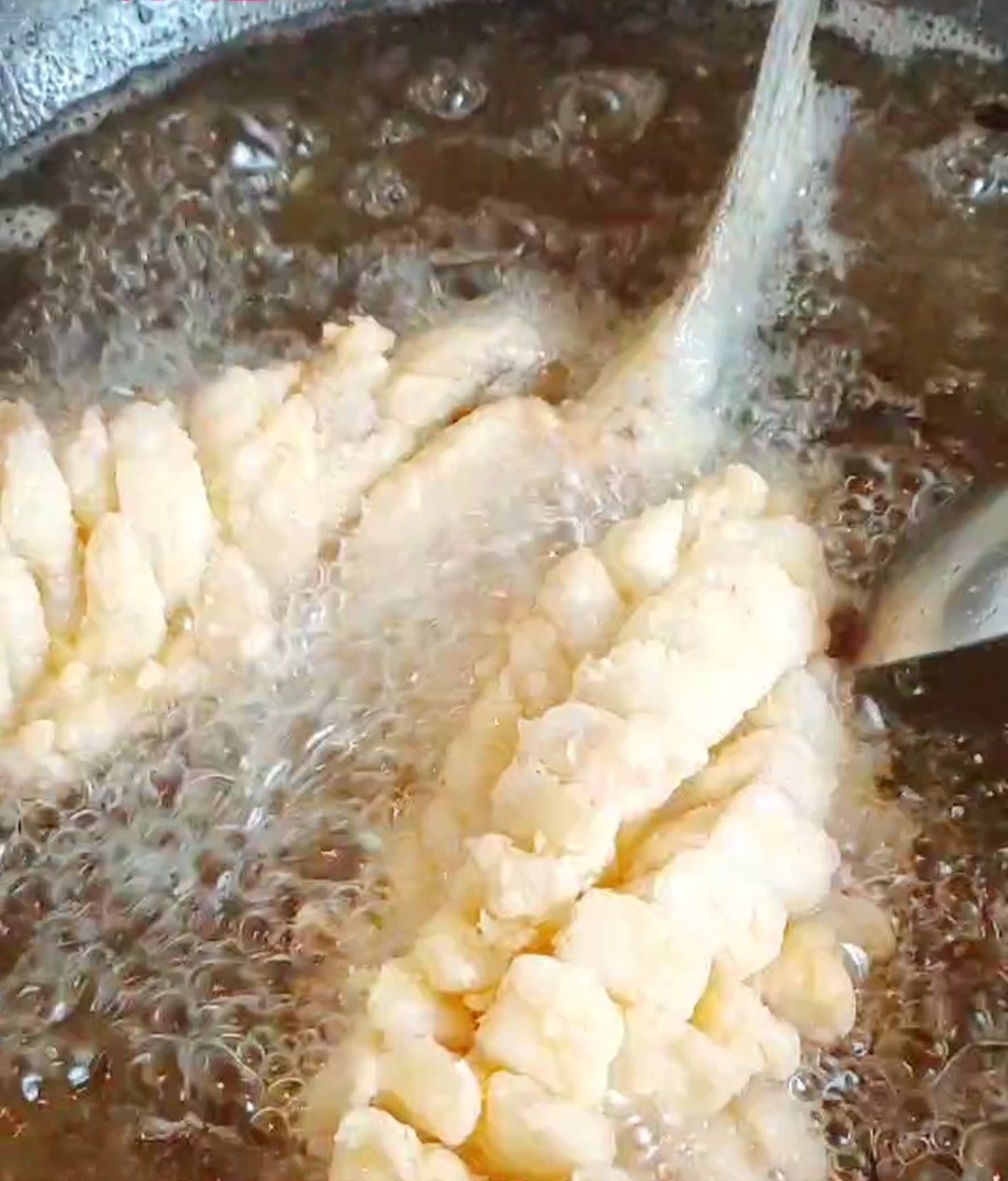 松鼠鱖魚(yú)的做法-酸甜味炸菜譜
