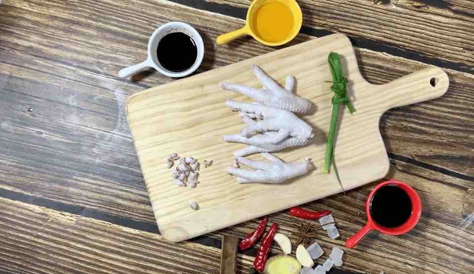 雞爪這樣做，香糯軟爛，好吃到光盤的做法-家常味燒菜譜