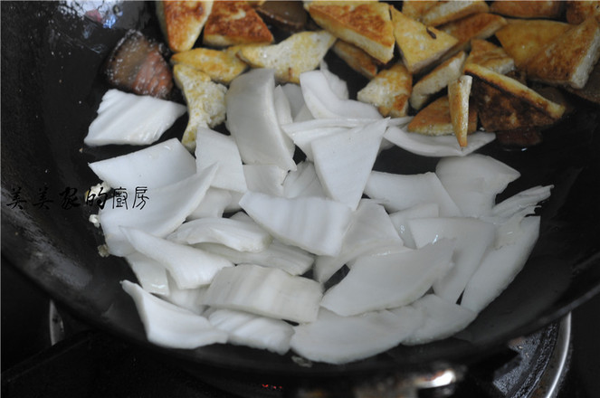 豆腐咸肉燒白菜的做法-家常味燒菜譜