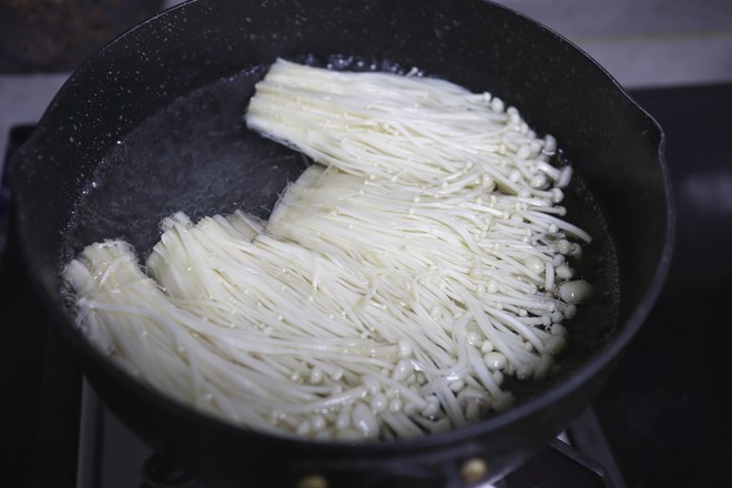 涼拌蟶子金針菇的做法-咸鮮味拌菜譜-易網健康養生網 涼拌蟶子金針菇的做法-咸鮮味拌菜譜