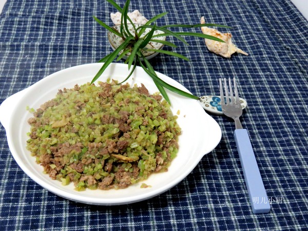芹菜牛肉渣的做法-家常味炒菜譜-易網健康養生網 芹菜牛肉渣的做法-家常味炒菜譜