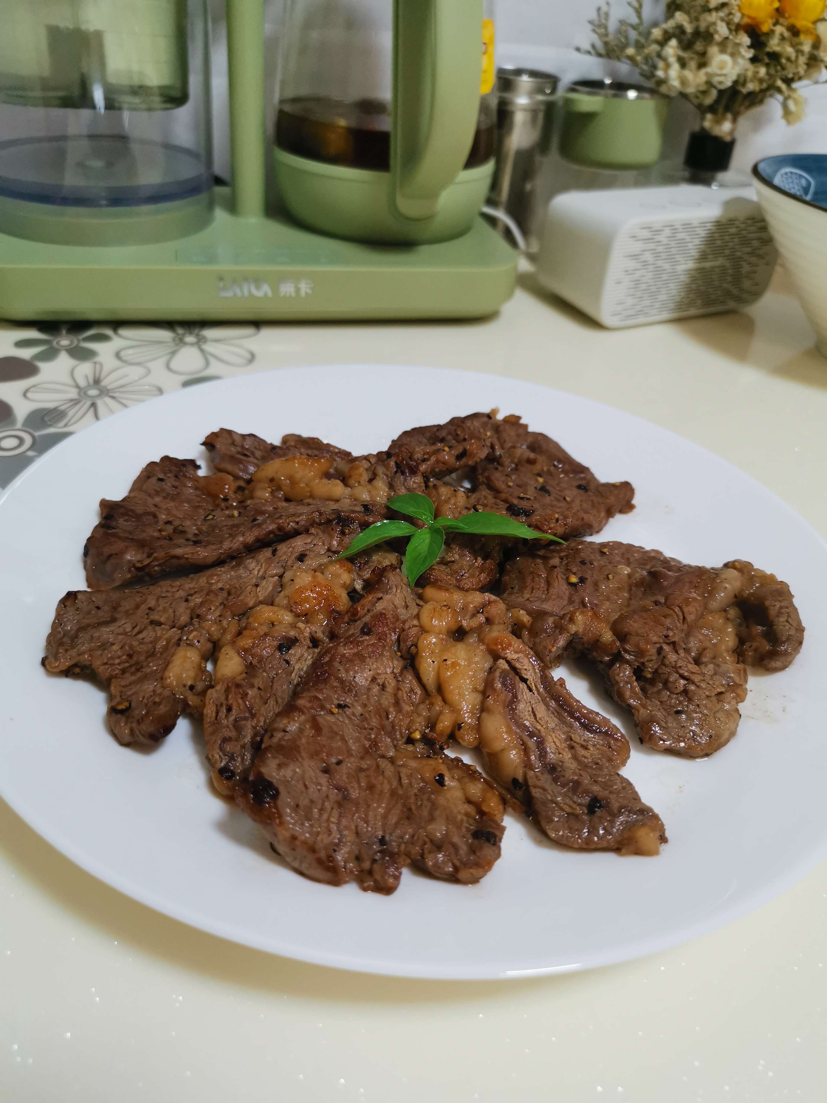 黑椒煎牛扒的做法-家常味煎菜譜