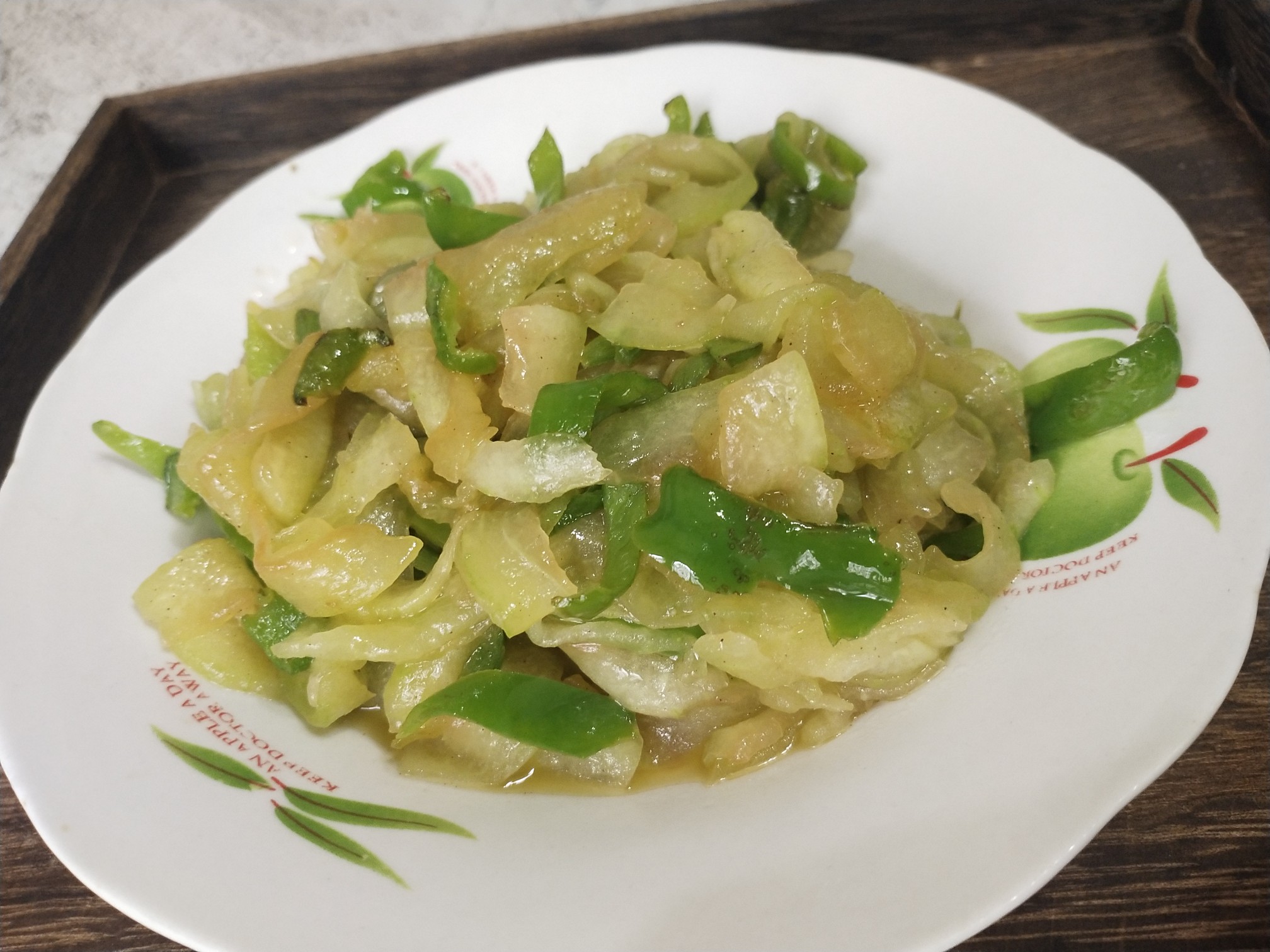 清炒西瓜皮的做法-家常味炒菜譜-易網(wǎng)健康養(yǎng)生網(wǎng) 清炒西瓜皮的做法-家常味炒菜譜