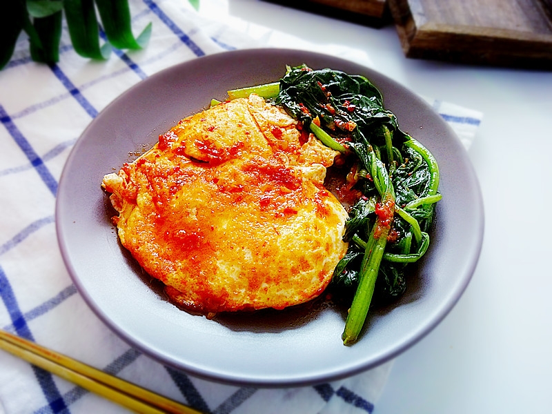 菠菜煎蛋的做法-咸鮮味煎菜譜-易網健康養(yǎng)生網 菠菜煎蛋的做法-咸鮮味煎菜譜