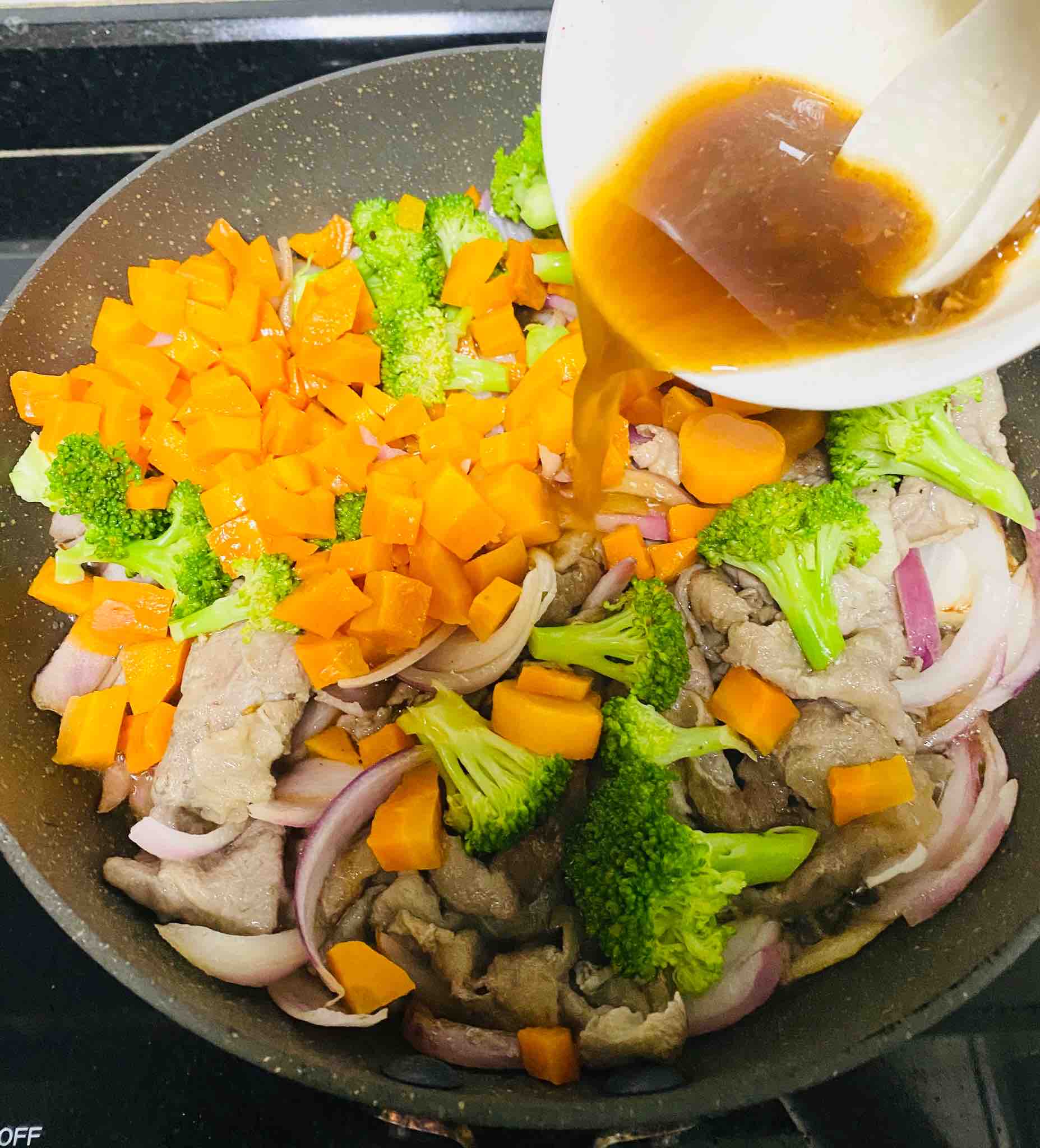 暑假指南，日式醬香肥牛飯，專(zhuān)治熊孩子！的做法-家常味炒菜譜