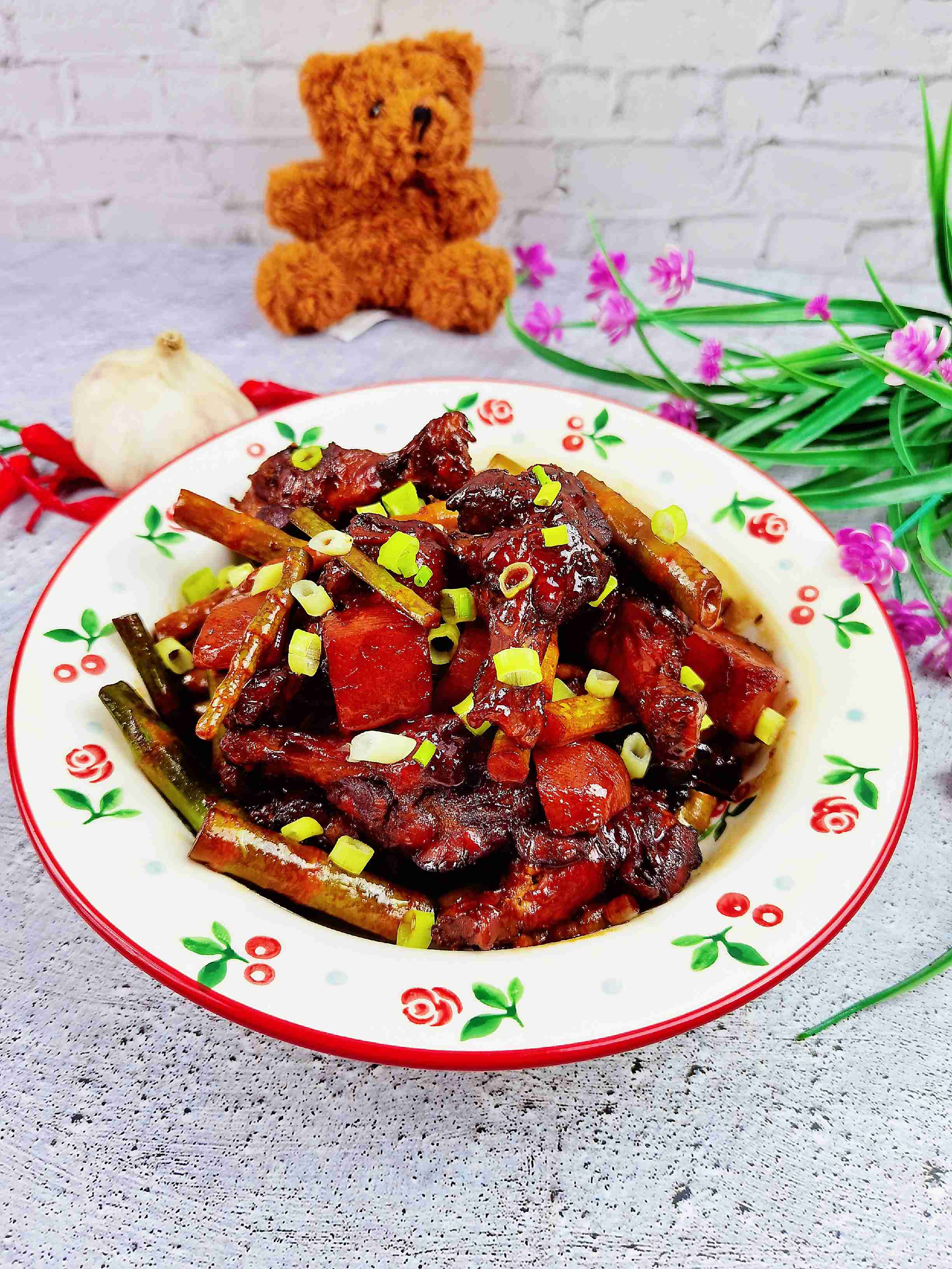 雞腿的花式做法-雞腿燜野筍，配菜豐富，營養(yǎng)美味，孩子超愛吃的做法-家常味燜菜譜