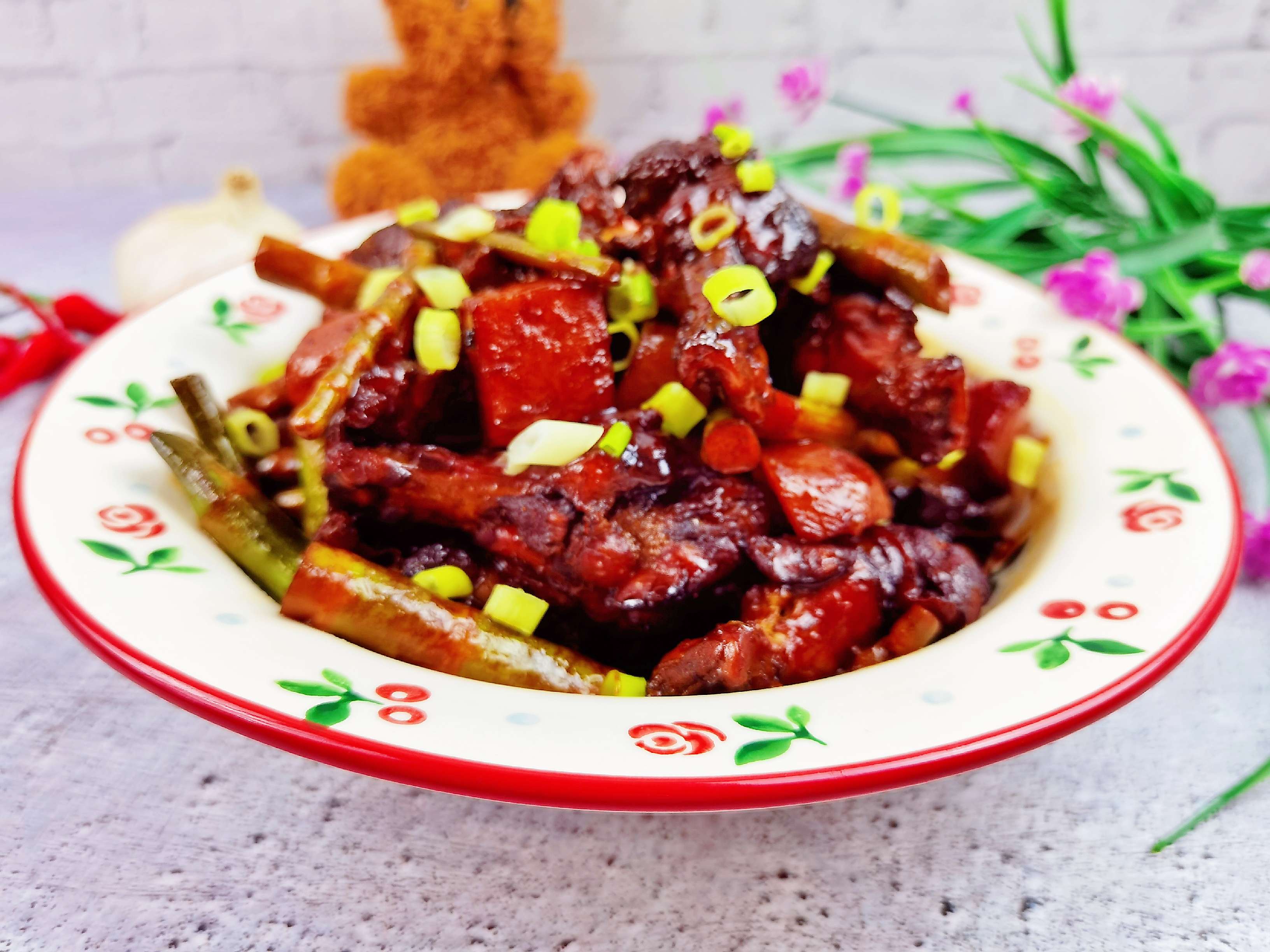 雞腿的花式做法-雞腿燜野筍，配菜豐富，營養(yǎng)美味，孩子超愛吃的做法-家常味燜菜譜