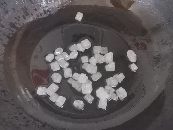 雞腿的花式做法-雞腿燜野筍，配菜豐富，營養(yǎng)美味，孩子超愛吃的做法-家常味燜菜譜