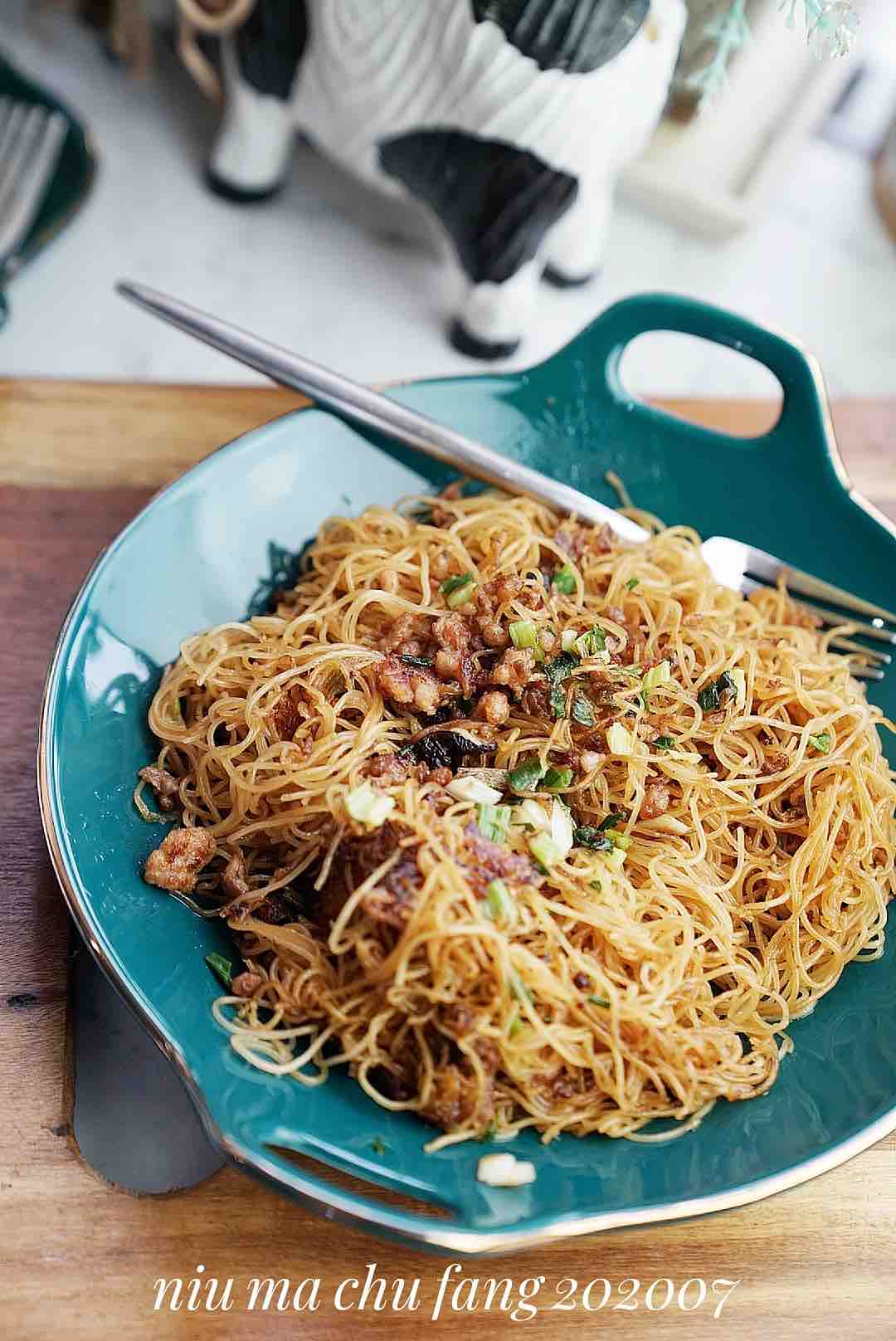 香茹肉末炒粉的做法-家常味炒菜譜-易網(wǎng)健康養(yǎng)生網(wǎng) 香茹肉末炒粉的做法-家常味炒菜譜