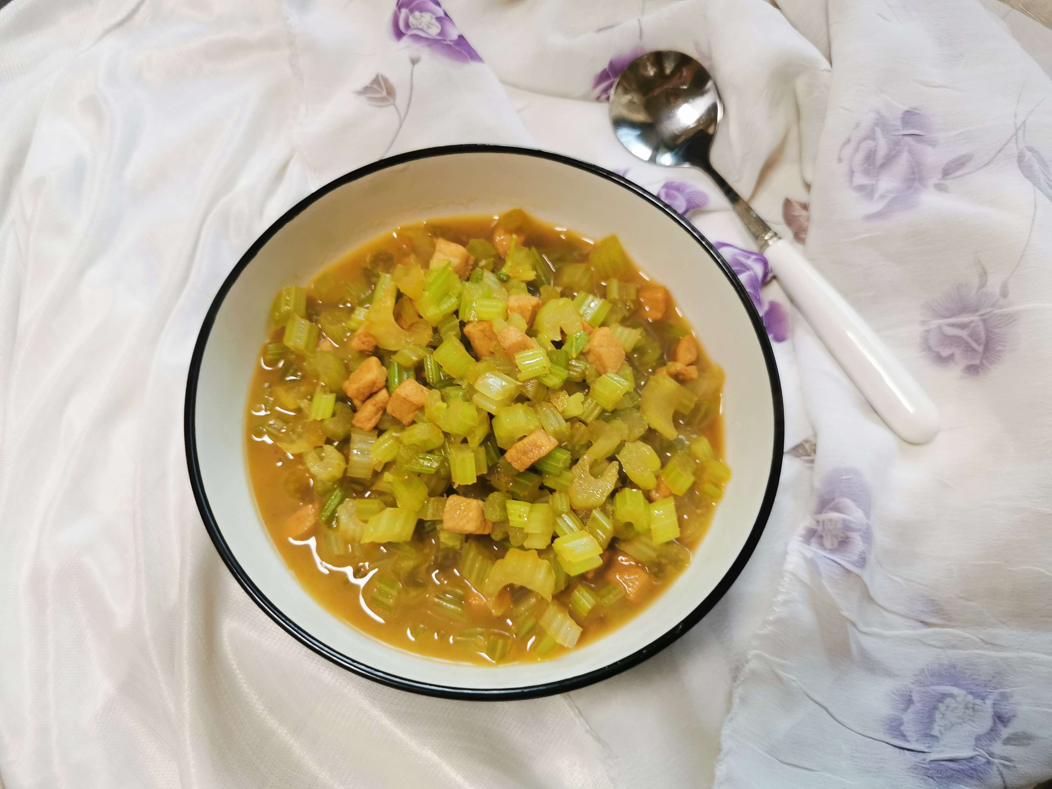 肉末芹菜丁的做法-家常味炒菜譜