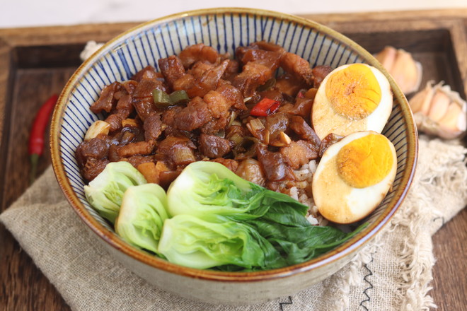 五花肉鹵蛋的做法-五香味燉菜譜-易網(wǎng)健康養(yǎng)生網(wǎng) 五花肉鹵蛋的做法-五香味燉菜譜