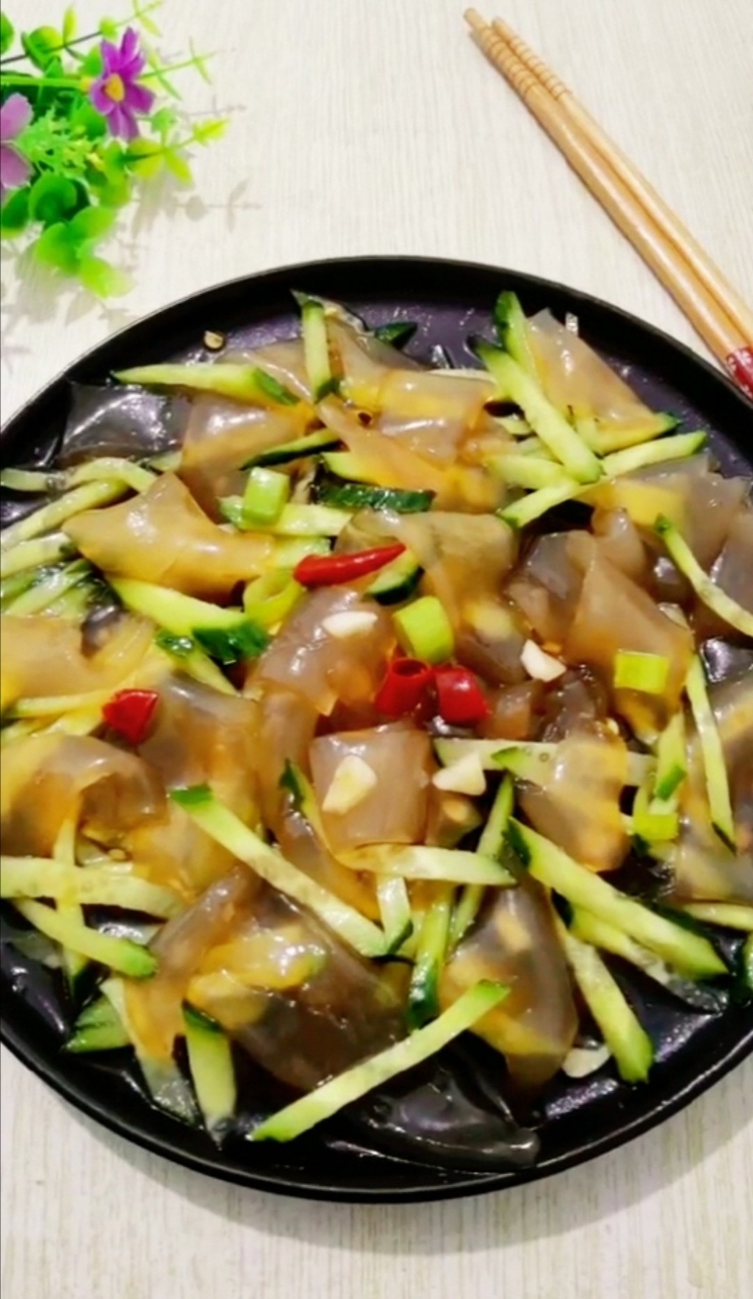 黃瓜絲拌拉皮的做法-酸甜味拌菜譜-易網(wǎng)健康養(yǎng)生網(wǎng) 黃瓜絲拌拉皮的做法-酸甜味拌菜譜