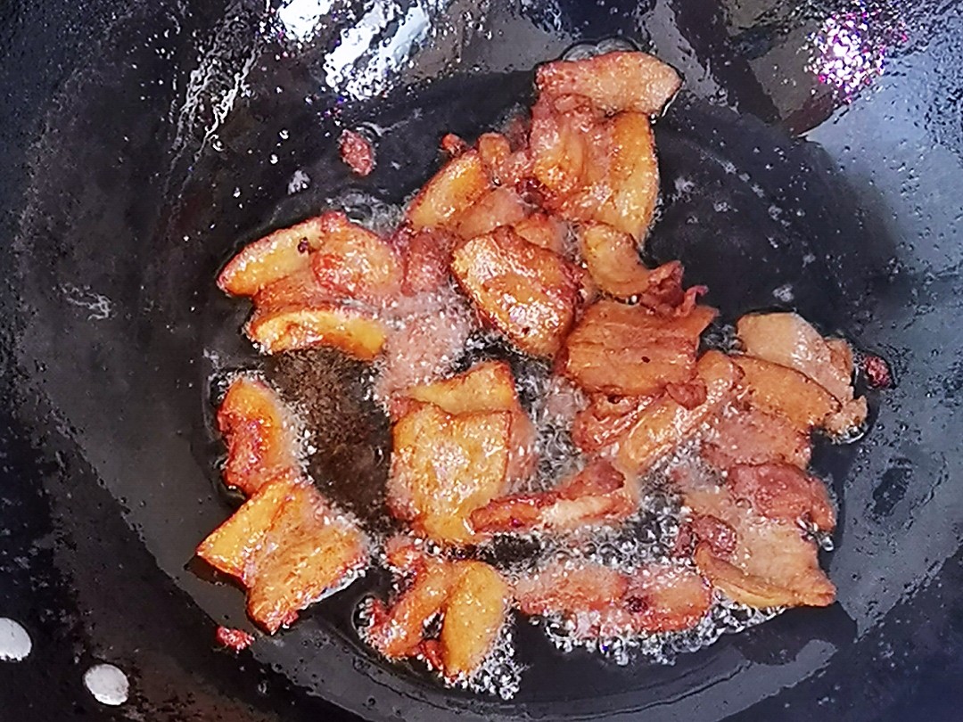 圓白菜粉絲小炒肉，圓白菜這么做，2碗米飯不夠吃的做法-咸鮮味炒菜譜
