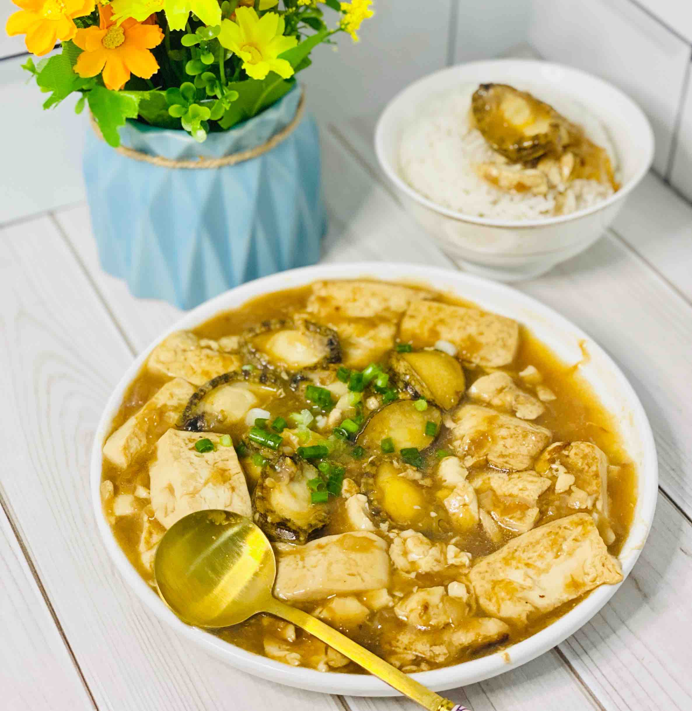 鮑魚燜豆腐,超鮮美的做法-家常味煮菜譜-易網(wǎng)健康養(yǎng)生網(wǎng) 鮑魚燜豆腐,超鮮美的做法-家常味煮菜譜