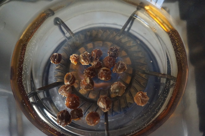 咬著吃的茶飲-桂圓藕芋涼粉的做法-甜味煮菜譜