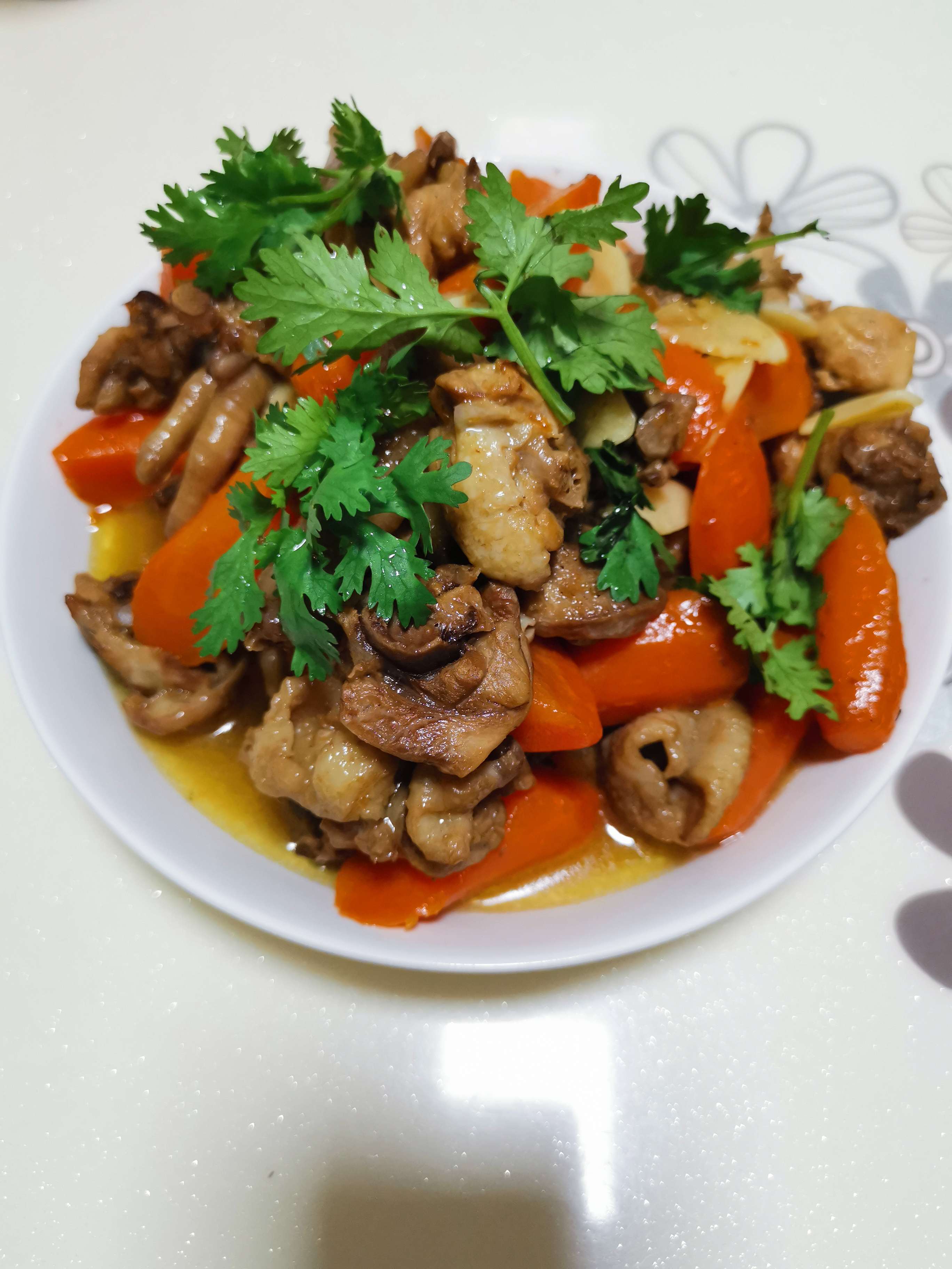 胡蘿卜炒雞的做法-家常味炒菜譜-易網健康養生網 胡蘿卜炒雞的做法-家常味炒菜譜