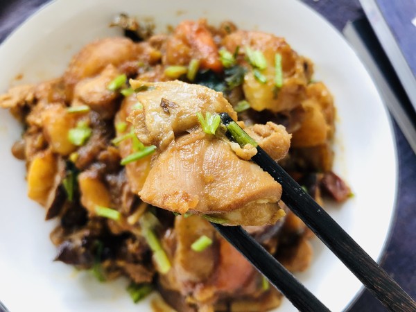 雞腿燉土豆的做法-咸鮮味燉菜譜-易網(wǎng)健康養(yǎng)生網(wǎng) 雞腿燉土豆的做法-咸鮮味燉菜譜