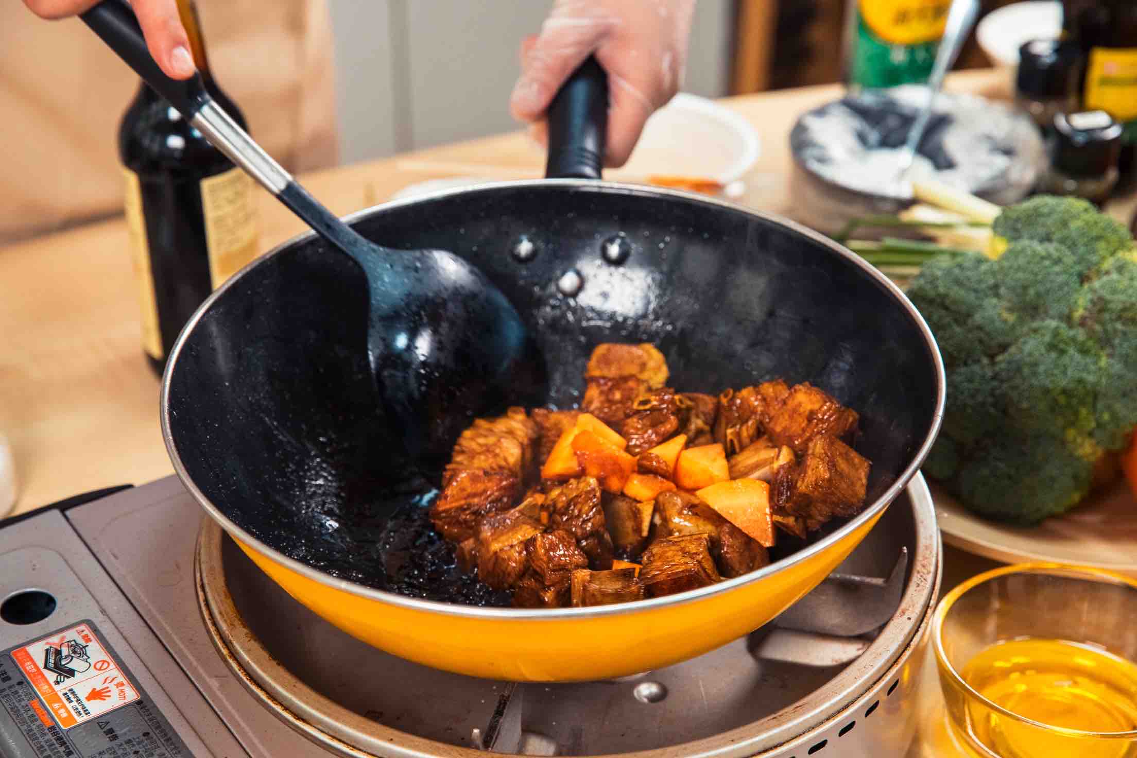 秋風(fēng)里的滋補(bǔ)紅燒羊肉的做法-家常味炒菜譜
