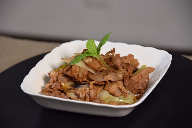 蔥爆羊肉，秋季滋補佳品的做法-家常味炒菜譜