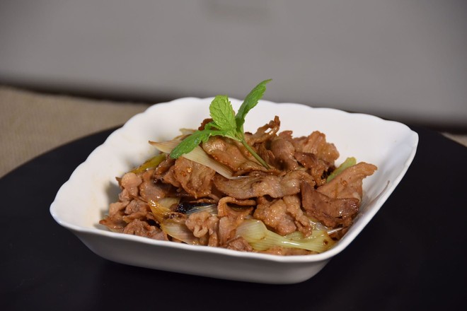 蔥爆羊肉，秋季滋補佳品的做法-家常味炒菜譜