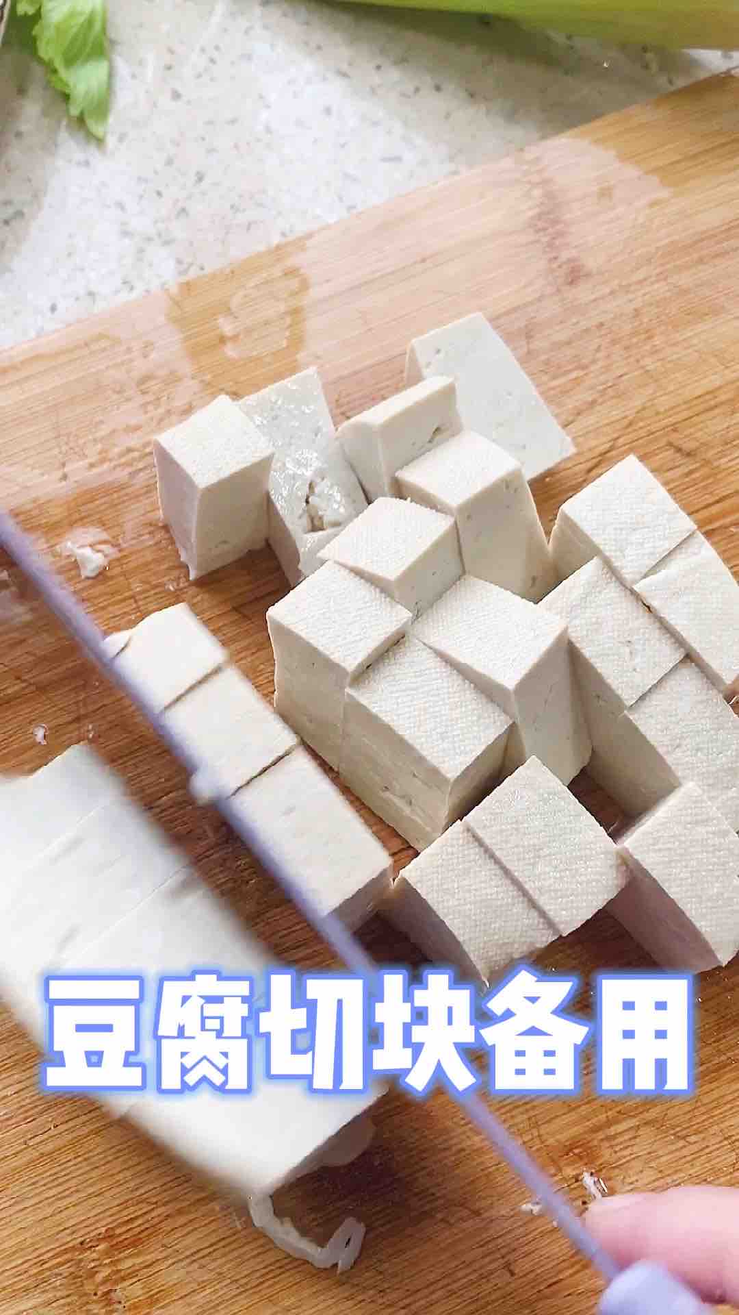 豆腐燜青魚(yú)的做法-家常味燒菜譜