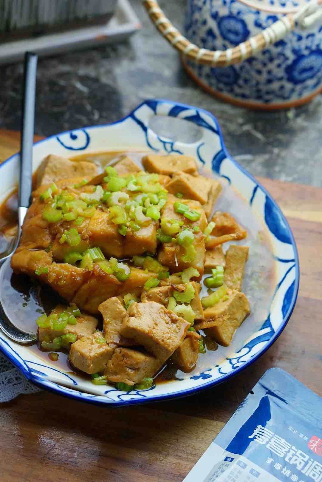 豆腐燜青魚(yú)的做法-家常味燒菜譜