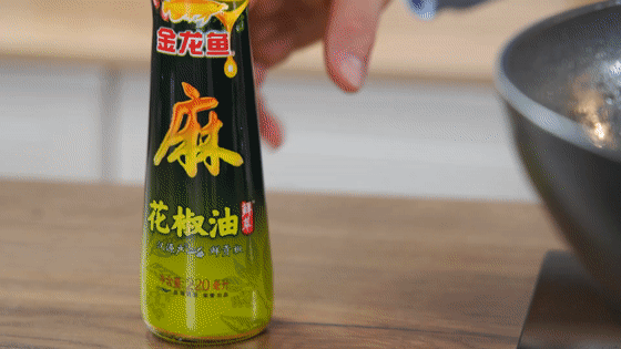 今天就做這道經(jīng)典下飯菜——麻婆豆腐的做法-香辣味炒菜譜