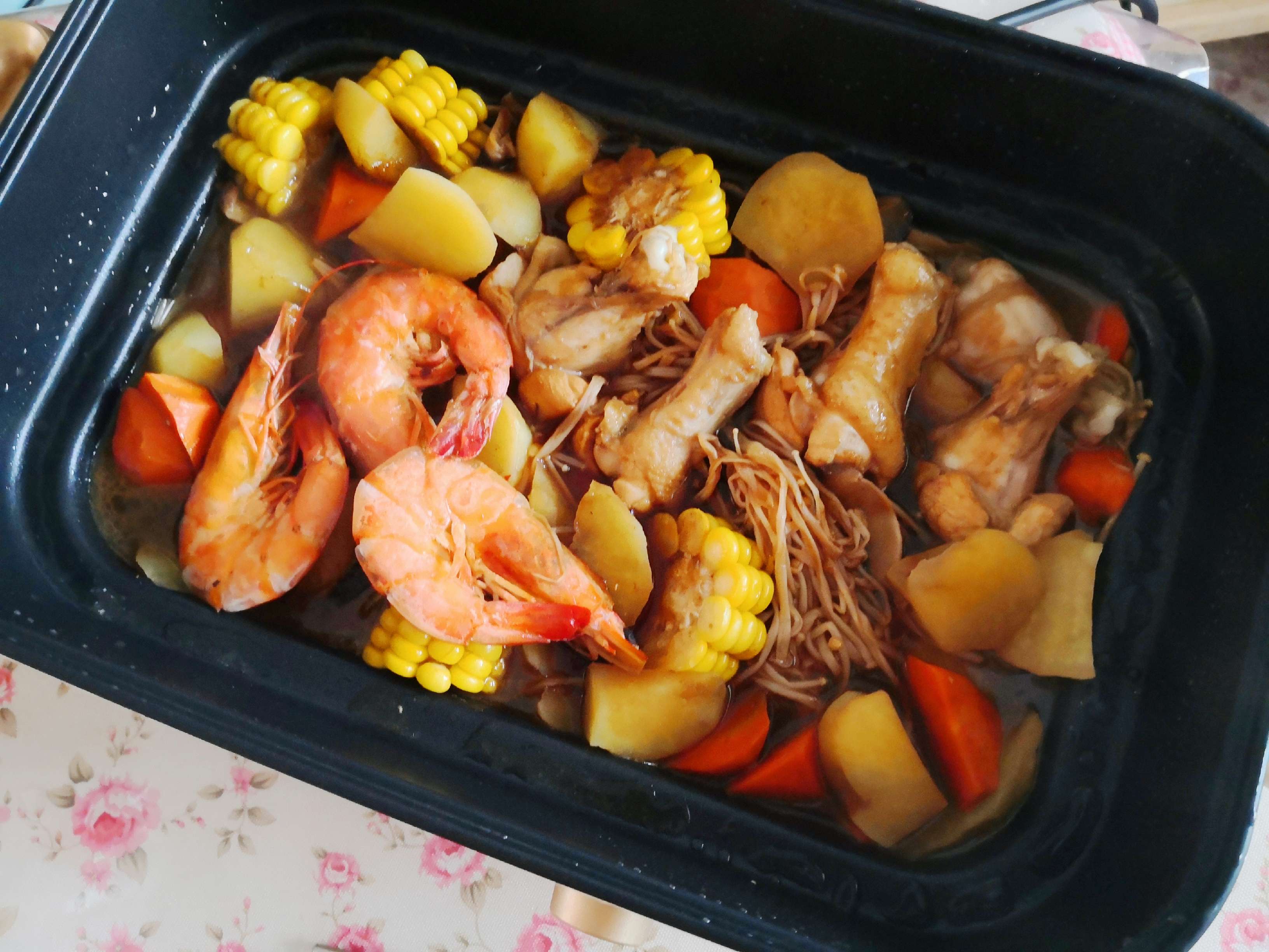 有肉有菜有海鮮,熱乎乎滿口留香的做法-咸鮮味煮菜譜-易網(wǎng)健康養(yǎng)生網(wǎng) 有肉有菜有海鮮,熱乎乎滿口留香的做法-咸鮮味煮菜譜