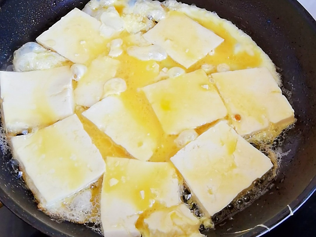 冬日暖胃家常菜－豆腐粉絲煲，葷素搭配，經(jīng)濟(jì)實(shí)惠又美味的做法-咸鮮味炒菜譜