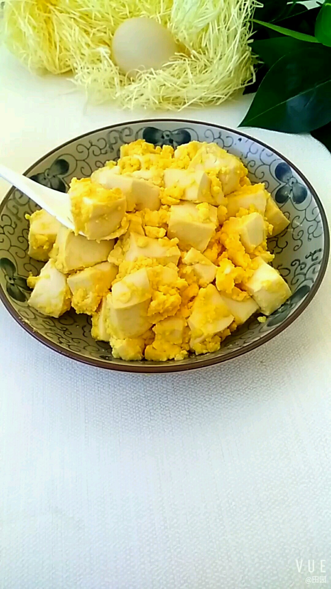新鮮美味又營(yíng)養(yǎng) 源自豆腐鵝蛋黃的做法-咸鮮味燒菜譜